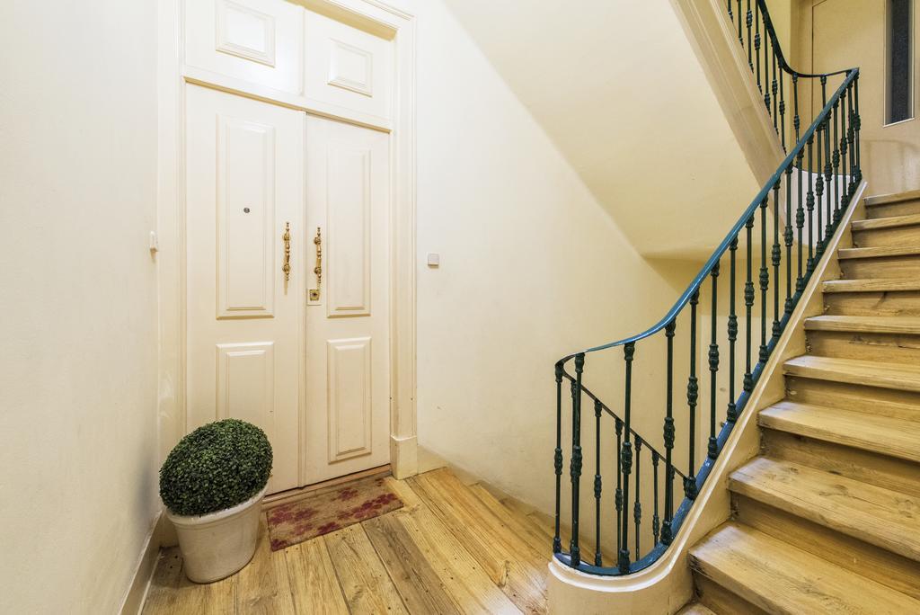 Caza Latina Apartment Lisbon Exterior photo